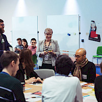 Get feedback from experts image